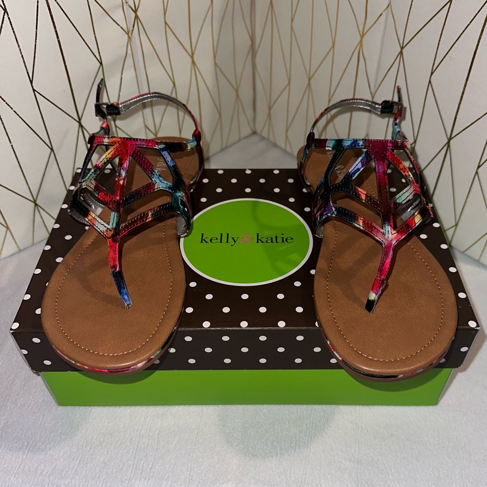 Kelly and Katie KK Peyton Strappy Sandals - Size 7.5 - Never Worn